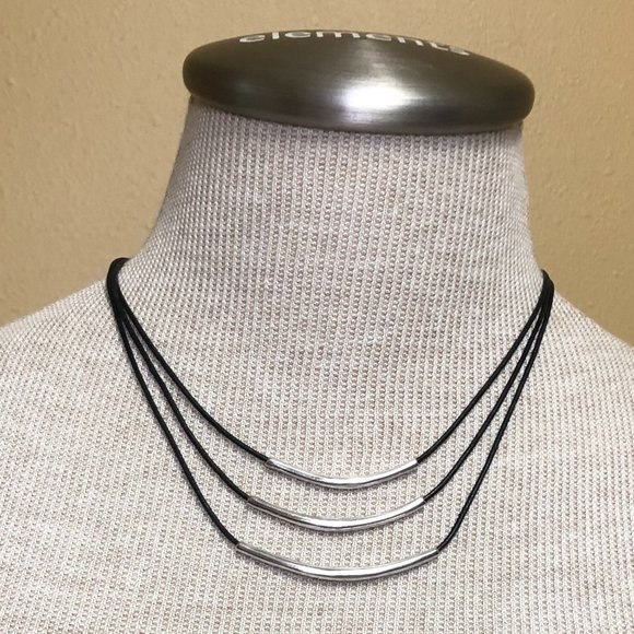 Black and Silver Silpada Necklace - Picture 2 of 3